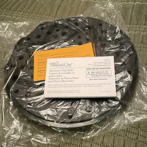 NWT The Pampered Chef #1241 Microwave Chip Maker Potato Chip Maker - Picture 6 of 11